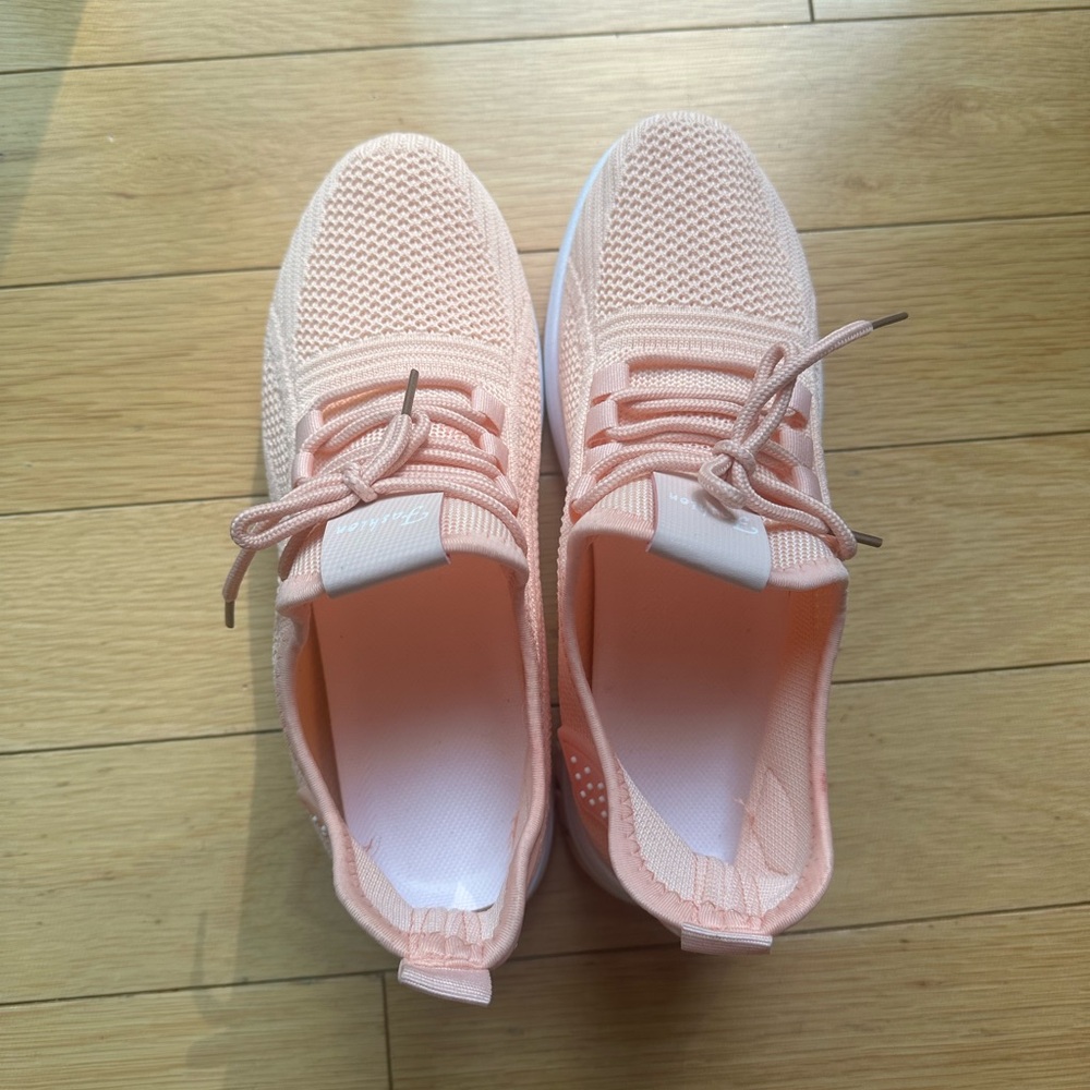 Women's Breathable Sneakers 8.5